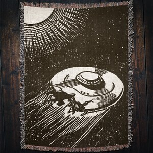 UAP Crash Woven Throw Blanket: Vintage UFO Novelty Decor