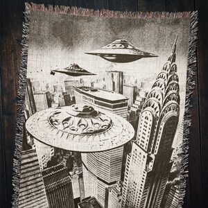 Vintage UFO Sci-Fi Comic Throw Blanket: Woven Cotton Novelty Blanket