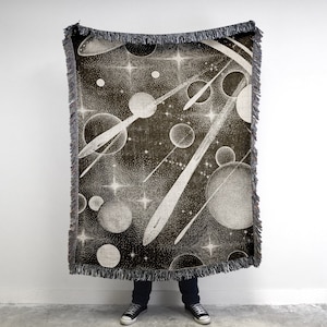 Vintage UFO Woven Blanket: Retro Sci-Fi Outer Space Decor