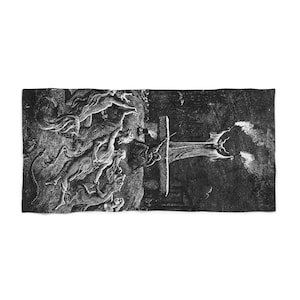Pu&ograve; includere: Illustrazione in bianco e nero di una scena di un romanzo fantasy. L'immagine rappresenta un gruppo di figure con tratti animaleschi, in piedi di fronte a una struttura alta e appuntita con una torcia accesa in cima.