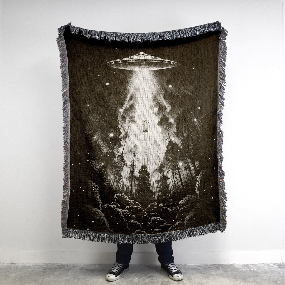 Vintage UFO Abduction Woven Throw Blanket: Sci-fi Alien Decor - Etsy