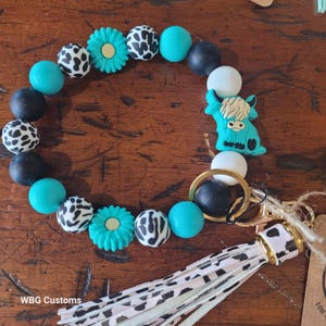 Silicone Bead Keychain with Highland Cow Charm
