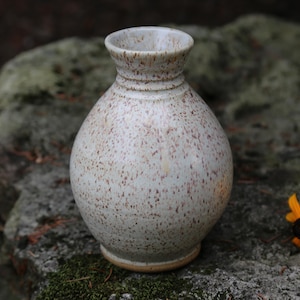 7.25&quot; White Black Speckled Ceramic Pottery Vase Hand Thrown Stoneware Flower Vase Shelf Décor Floral Brown Minimalist Decor Dried Flowers