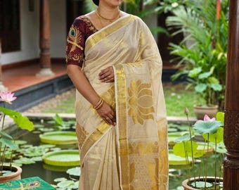Kerala spezielle goldene Gewebe Lotus Replik handgemachte Sarees mit genähter Bluse oder Blusenmaterial, Onam, TVishu, traditioneller Saree.
