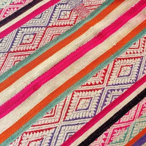 Bonita Peruvian Rug •Handmade Peruvian Rug•Vintage Home Deco •Peru Textile • Frazada • Alfombra