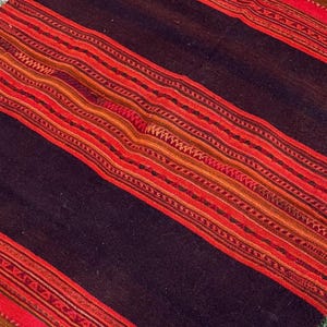 Geometrisches Muster•3'1 "x 3'4"•Kulturelle Wohnkultur•Authentische Handwerkskunst•Kuschelige Decke•Peruanische Textilien•Heritage Design•Einzigartiger Wohnakzent Bild 1