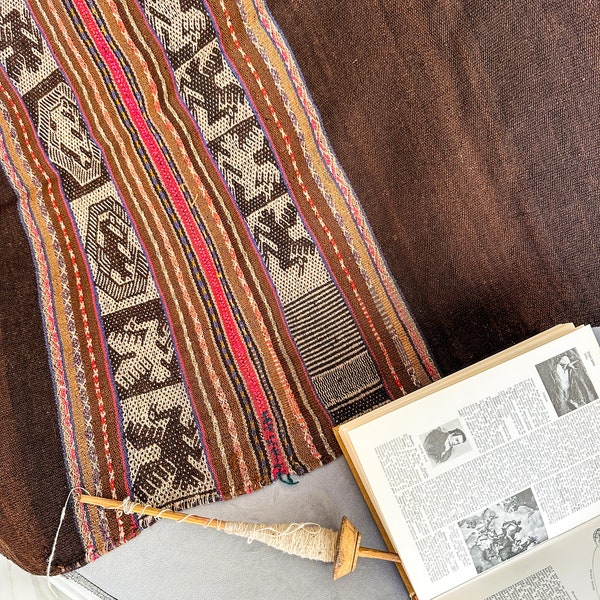 Antique and Unique textil • Old Aguayo Peru Culture