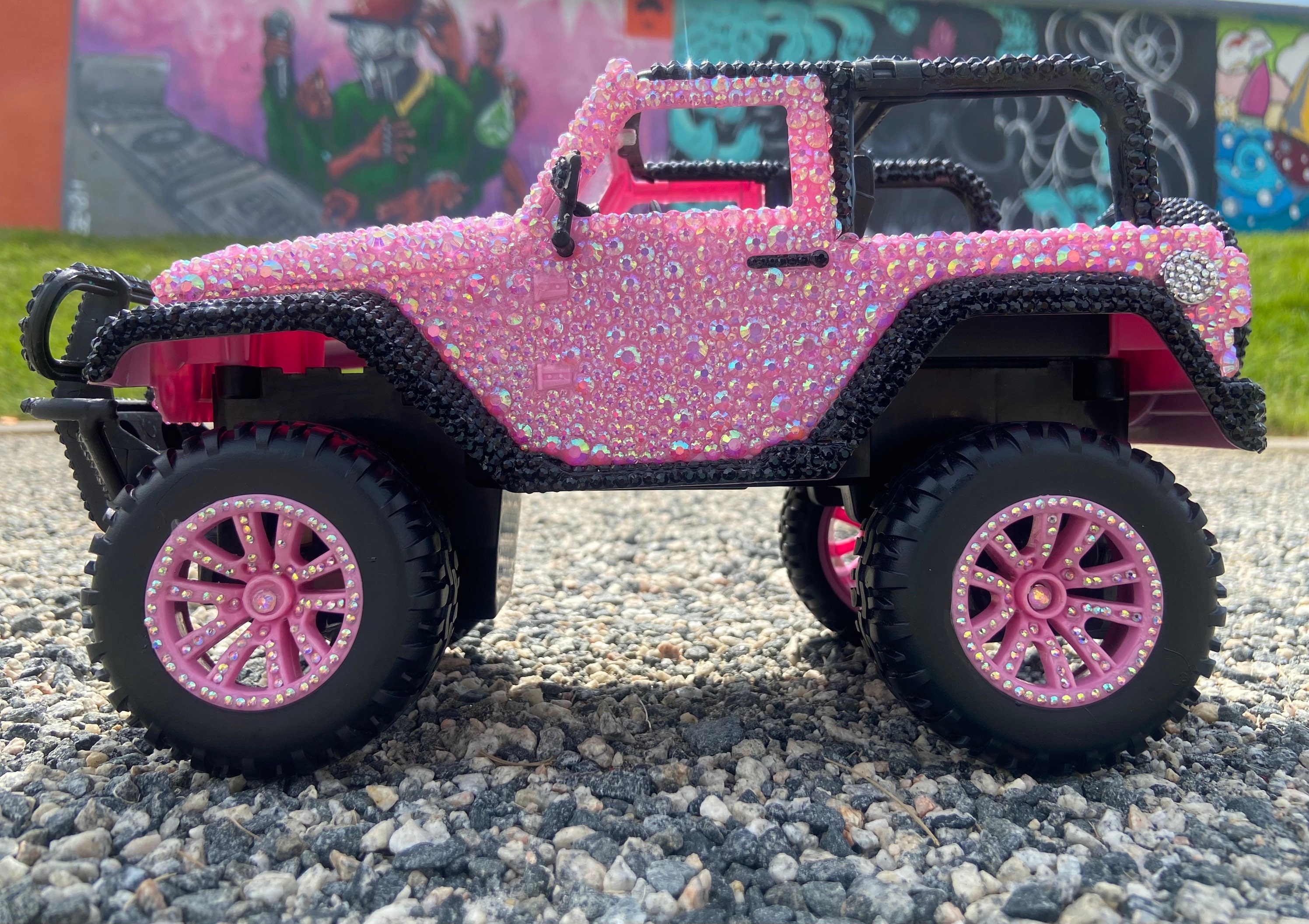 Barbie Jeep, voiture télécommandée, voiture télécommandée rose, voiture  strass, voiture télécommandée rose strass, voiture télécommandée Barbie  Jeep -  Canada