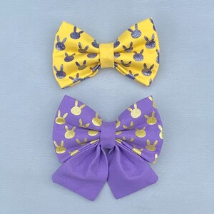 Gele of Lila Hond Paasstrik of Sailor Bow met Shimmer Bunny Print, Handgemaakt en met de hand gedrukt, Paascadeau voor honden en hondenliefhebbers