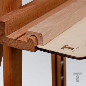 Sturdy Artist Easel Shelf – Adjustable, Portable Display Stand – Perfect for Painting, Drawing – Creative Gift for Artists