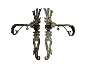 Antique Style Spring-Operated Door Handles: Painted Steel, 20x30cm