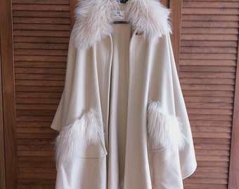 Sam Rone Paris wedding ivory beige cashmere angora wool poncho cape with fur trim with soft llama fur Made in France Christmas outdoor party