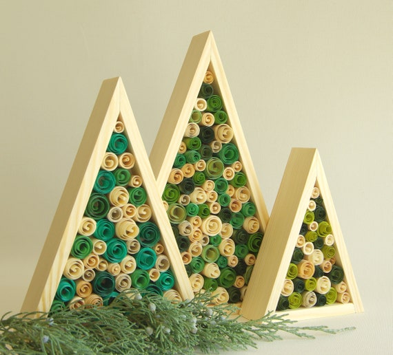 Albero Di Natale In Legno Verde Smaltato, Fatto A Mano Nei Monti Metalliferi, Altezza 15,5 Cm, Decorazione Invernale Artigianale