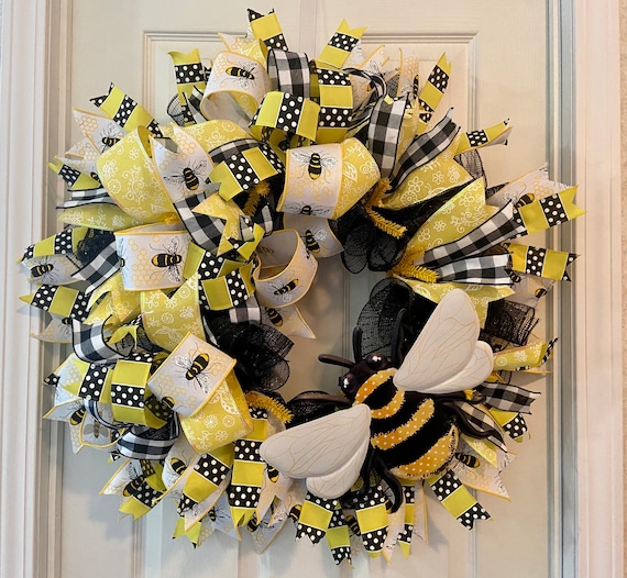 Summer deals Bee mesh wreath