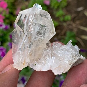 Faden Quartz Crystal, Lustrous Faden Quartz Crystal,Cluster Quartz Crystal, Quartz Gemstone,Natural Quartz Mineral Specimen From Baluchistan