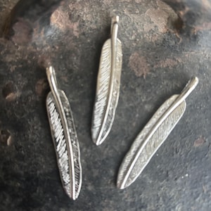 3 Silver Feather Pendants, Antique Silver Texture Feather Charms, Thin Feather Pendants, Long Feather Pendants, Charm Necklace, Bracelet