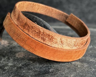 Cordão de couro plano de 10 mm - bege Palomino vintage, peça pré-cortada de 15,5", pulseiras de couro femininas, presente para ele, suprimentos para fabricação de joias