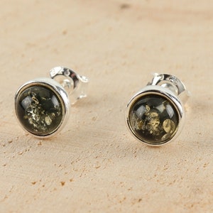 Boucles d&#39;oreilles rondes en ambre, argent sterling 925, véritable ambre vert de la Baltique, boucles d&#39;oreilles rondes, cadeau parfait, ambre inhabituel, clous d&#39;oreilles modernes