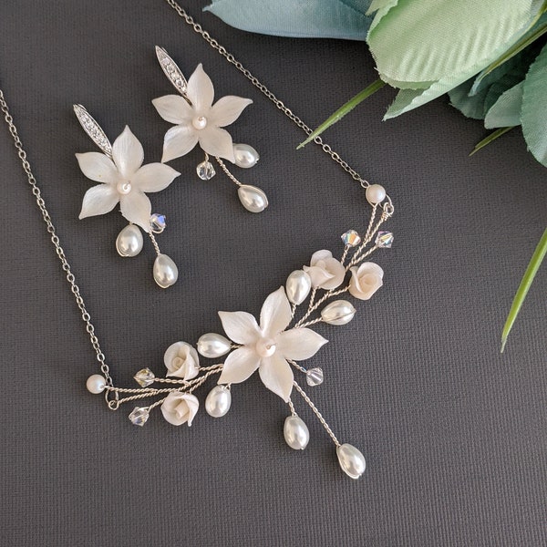 Bridal Necklace Set Bridal Jewelry set Bridal Earrings Necklace bracelet Wedding Jewelry Set Floral Wedding Necklace White Ivory Necklace