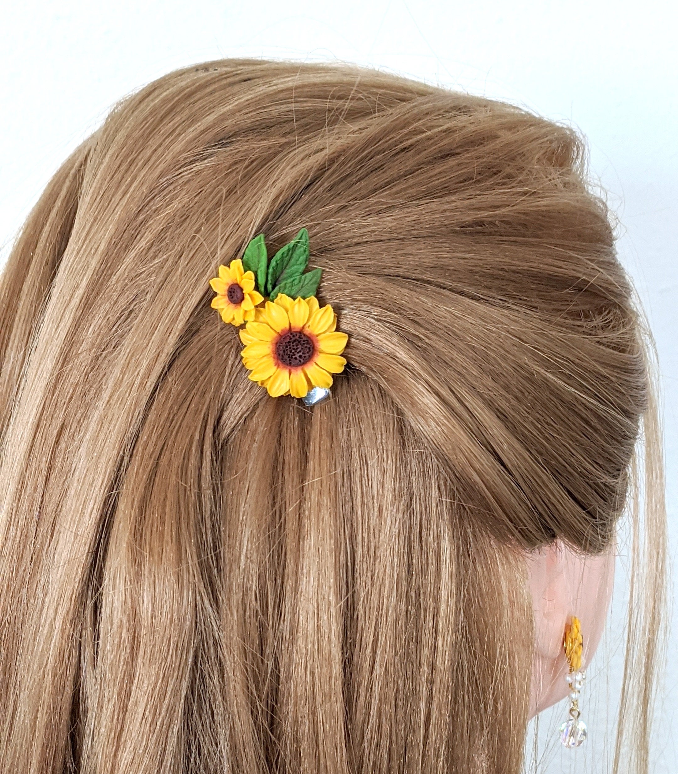 Lucy Sunflower'S Hairy Back: More Than Just A Photo - f2uy6jg