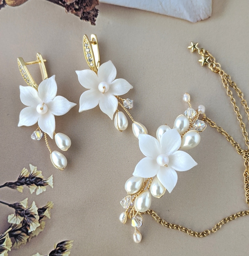 Violette Set Elegant White Bridal Jewelry Set - Floral Wedding Earring, and Bracelet ...