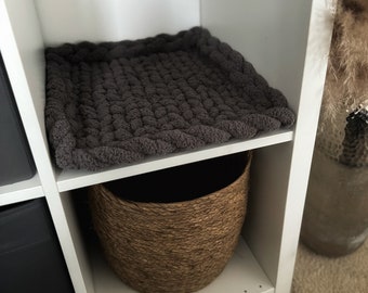 Chunky knit cat bed / chunky knit cat ledge beds / cat mat / dog mat / vegan cat bed / vegan dog bed / cat bed / dog bed / cat gift