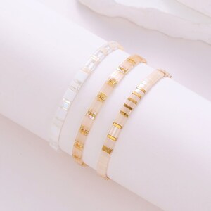 Conjunto de tres pulseras Camellia para ella, pulsera boho de cuentas japonesas con bolsa de satén