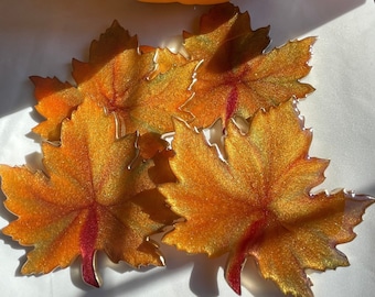 Resin Maple Leaf Coasters: Autumn Decor with Gold Leaf