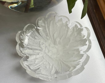 Elegant 3-D Resin Flower Bloom Trinket/Ring Dish in a Delicate White