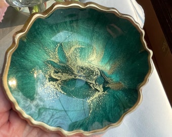 Elegant Geode Resin Trinket/Ring Dish in a Rich Green and Metallic Gold Edged in a Gold Leafing