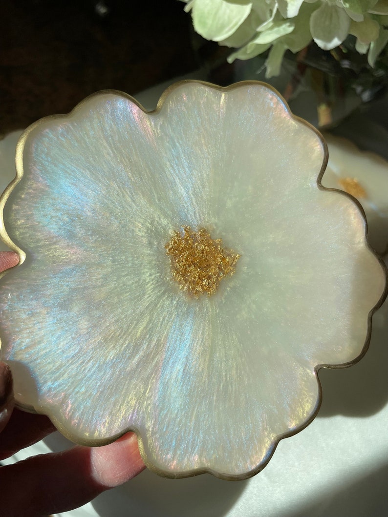 Iridescent Opalescent Floral Resin Coasters 4 in Muted Pastel Colors Accented with Gold Leaf Flakes Edged in Gold Leafing immagine 3