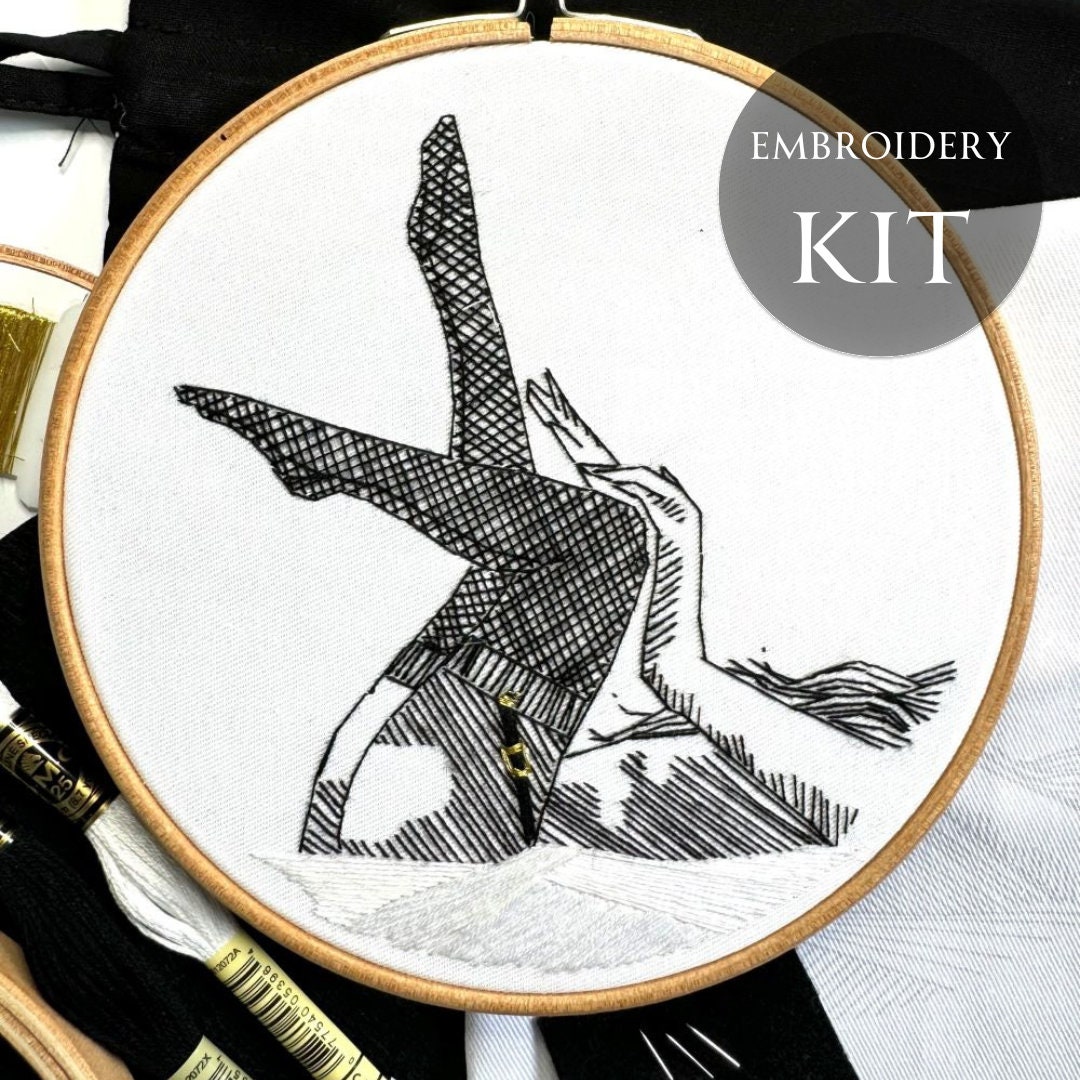 価格は安く EBONY Flower Embroidery set up（2pcs⁄set Black Embroidery トップス