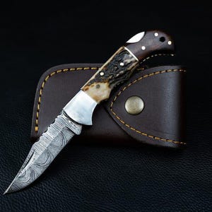 Handmade Damascus knife Pocket knife Folding Knife Personalized gift Wedding Gift Groomsman gift birthday anniversary Fathers day gift Stag + Rose wood