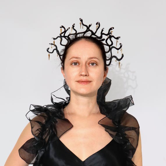 Medusa Crown: Gothic Snake Headpiece - Halloween Costume  display picture 1