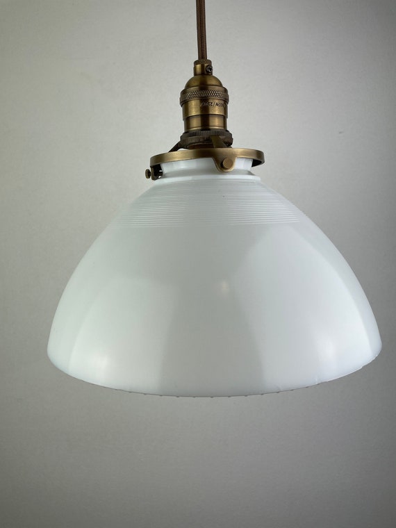 1950/60年代ミッドセンチュリー、ミルクガラス、10インチシェード