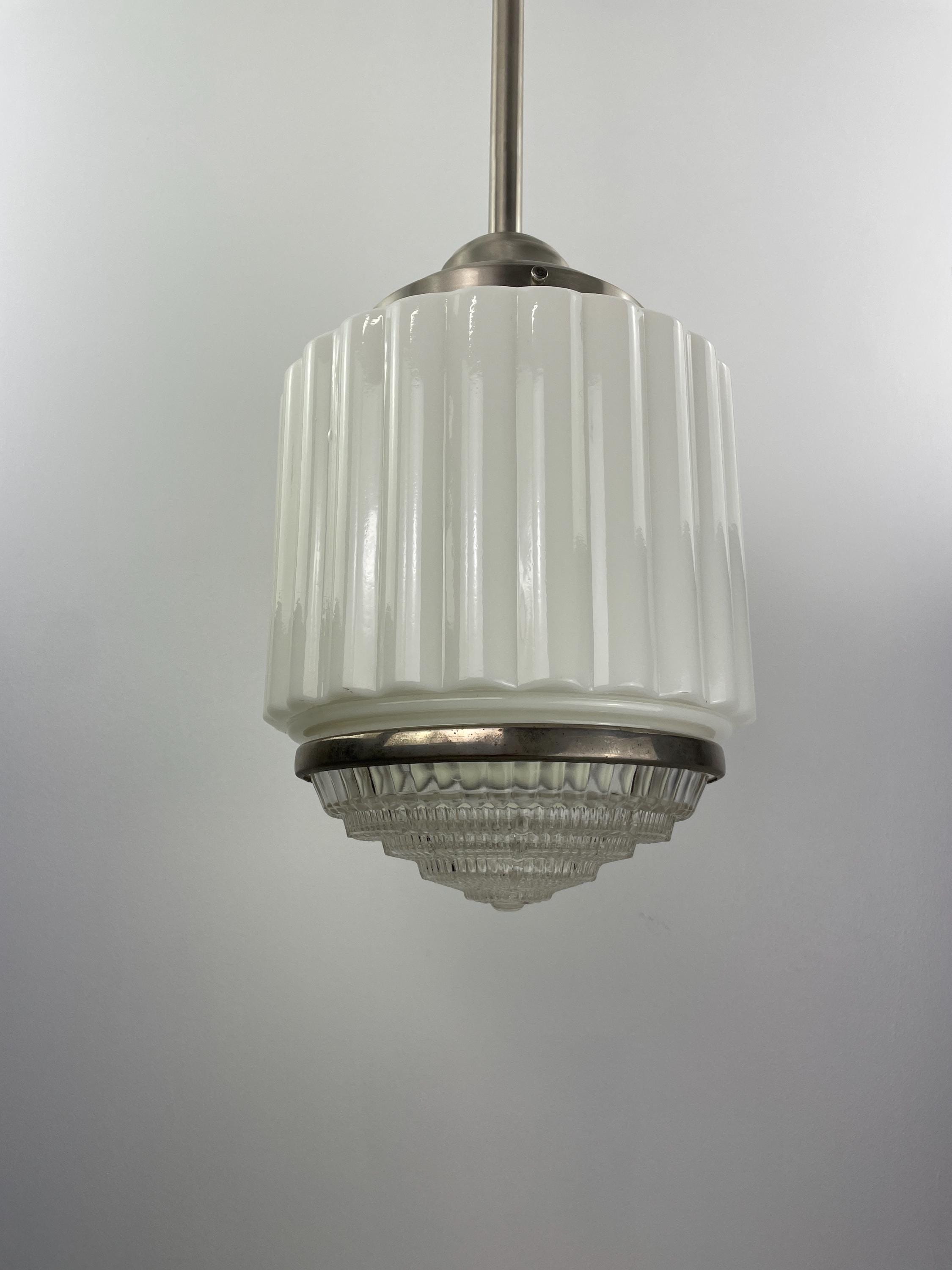 1930年代 アール・デコ ミルクガラス 電気傘 電傘 シェード 1930年代 アール・デコ ミルクガラス 電気傘 電傘 シェード 2025
