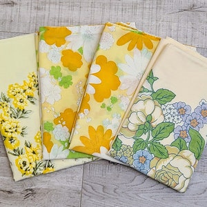 Vintage Pillowcases-Vintage Bedding-Floral Pillowcase-Retro Bedding-Mid Century Linen-Flower Pillowcase