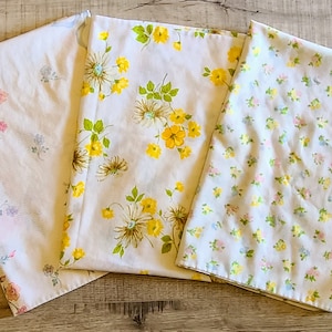 Vintage Pillowcases-Vintage Bedding-Floral Pillowcase-Retro Bedding-Mid Century Linen-Flower Pillowcase-Standard Pillowcase