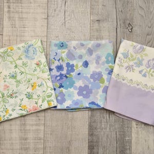 Vintage Floral Pillowcases-MOD Flowers-Vintage Bedding-Floral Pillowcase-Retro Bedding-Mid Century Linen-Flower Pillowcase-Cross Stitch