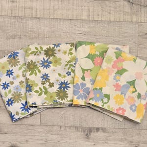 Vintage 2pc Floral Pillowcases-MOD Flowers-Vintage Bedding-Floral Pillowcase-Retro Bedding-Mid Century Linen-Flower Pillowcase-Sears-Cannon