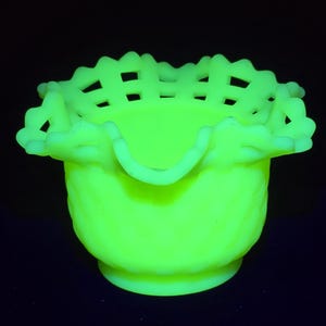 Vintage Fenton Custard Satin Basket Bowl-Uranium-Candy Bowl-Glow Glass-Green Glass-UV Glass-Candy Dish-Trinket Bowl