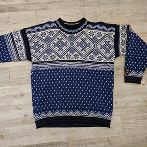 Vintage Dale of Norway 100% Wool Sweater-Men&#39;s Large-Snowflake-Ski Sweater-Preppy-Winter Sweater-Vintage Wool-Nordic-Crew Neck-Norwegian