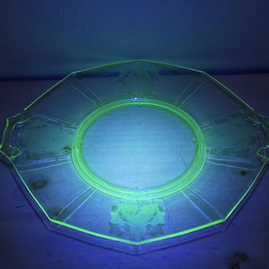 Vintage Uranium Green Depression Etched Glass Platter-Octagon-Vintage Kitchen-Glow Glass-Vaseline Glass-Black Light-Vintage Dining