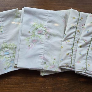 Vintage Standard Pillowcases-Vintage Bedding-Floral Pillowcase-Retro Bedding-Mid Century Linen-Flower Pillowcase-Flower Power-Springmaid
