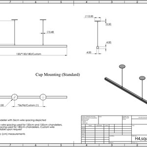 Pu&ograve; includere: Un disegno tecnico di un montaggio a coppa quadrata per un lampadario. Il disegno mostra il montaggio a coppa sia in vista dall'alto che in prospettiva 3D. Il disegno include misure in centimetri. Il testo sul disegno recita "Montaggio a coppa (Standard)" e "*56/96/Custom (1)".