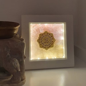 Home Decor oder Diwali Geschenk Aum / Om Light Up Box Rahmen.
