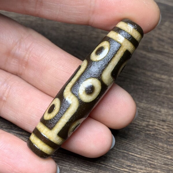 From Tibet sacred agate nine-eyes  albino DZI Beads, natural pattern, amulet pendant