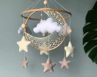 Mobile pour berceau lune et étoile, mobile pour bébé en macramé, mobile pour bébé neutre, mobile pour bébé lune, mobile étoile, remise en feutre pour mobile, chambre de bébé mobile,