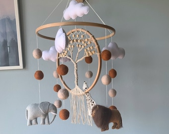 Baby mobile Safari, neutral Africa animals giraffe lion and elephant, Safari nursery decor, Africa crib mobile, safari nursery mobile