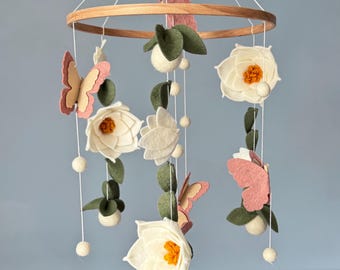 Baby mobile Mädchen Schmetterling mobile Wildblumen kinderzimmer Dekor Baby Krippe mobile Filz baby mobile Kunst Mobile Kinderzimmer hängende mobile